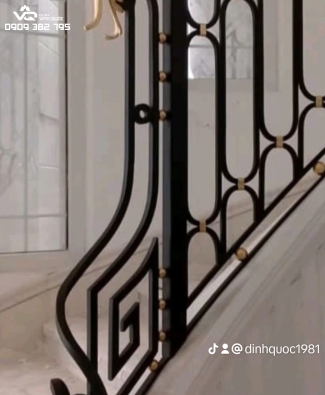 LAN CAN CẦU THANG HỌA TIẾT TRÒN 2 ĐẦU