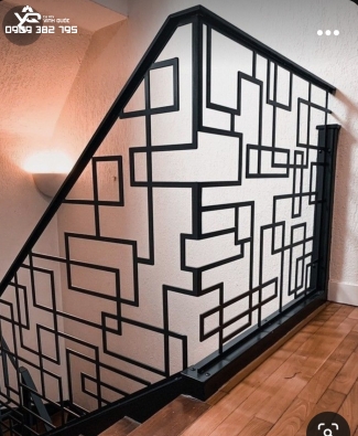 LAN CAN CẦU THANG HỌA TIẾT HÌNH CHỬ NHẬT